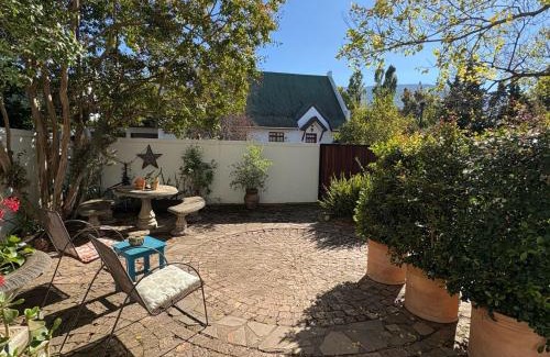 Greyton Appartement | Courtyard on Weder