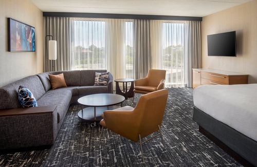 South Philadelphia Hôtel | Courtyard Philadelphia South at The Navy Yard