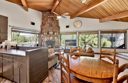 Boulder Bay Cabine | Cove Lakeview Cabin at Boulder Bay Big Bear