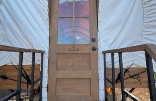 Mineral Wells Cabine | Covered Wagon in Mineral Wells