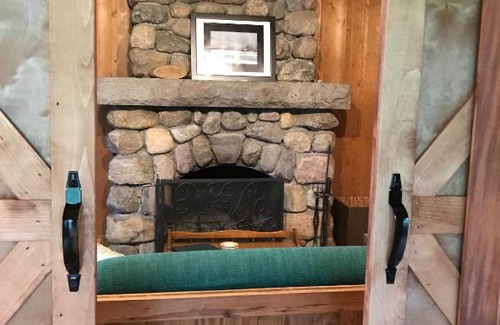 Eagle Bay Cabine | Covewood Lodge