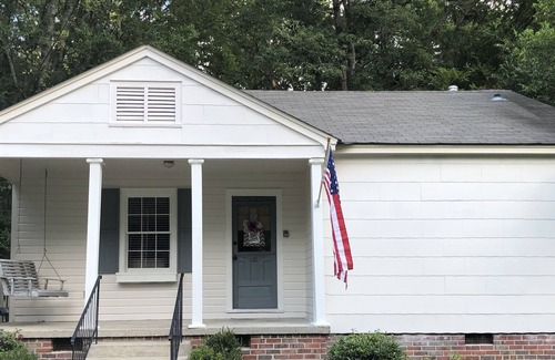 Starkville Cottage | Cottage Cowbell, 2 BR, Centre-ville, à proximité du campus, Marche pour Campus