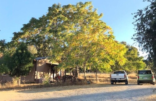 Fiddletown Cottage | Cowboy Cabin Rustic cottage near Wine Country