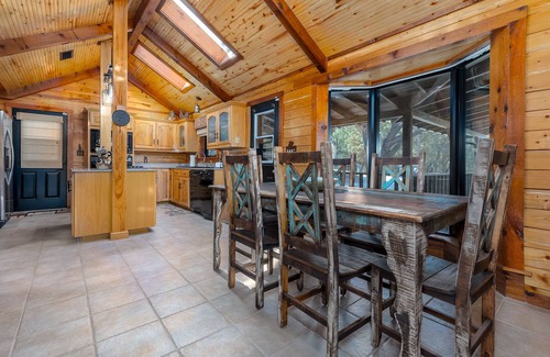 Saint Jo Cabine | Cowboy Cabin: The Bluffs at Saint Jo