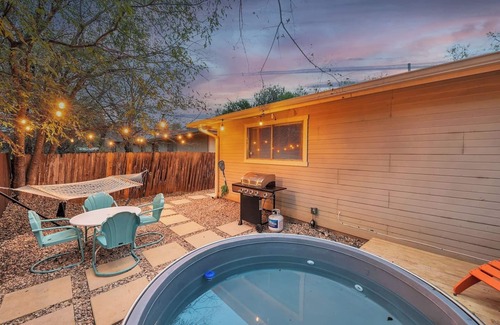 Tanglewood Forest Maison | Cowboy Pool Bliss, 2BR/2BA Retro Vibes, King Beds