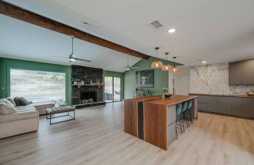 West Oak Hill Maison | Cowboy view with pool