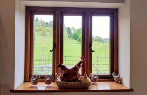 Stonor Maison | Cowslip at White Pond Farm