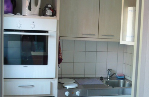 Eyendorf Appartement | Cox lumineux CE pour 1-3 Pers, 35m², salon / chambre à coucher., Cuisine équipée, salle de douche, Internet, jardin