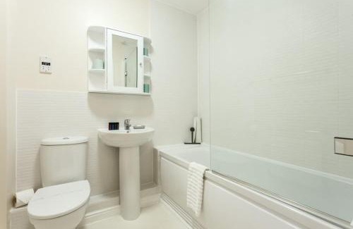 Hamworthy Appartement | Coxswain's Cabin - Moments from Hamworthy Beach and Park