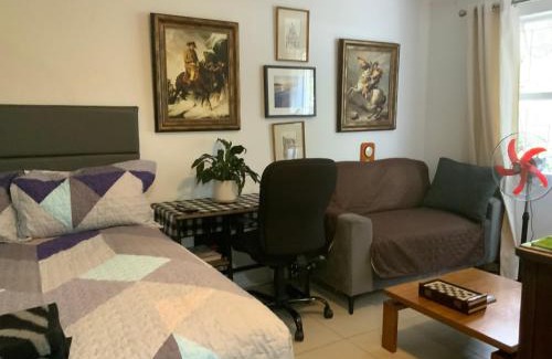 Greater Johannesburg Metropolitan Area Appartement | Coz Bachelor Pad in Randburg