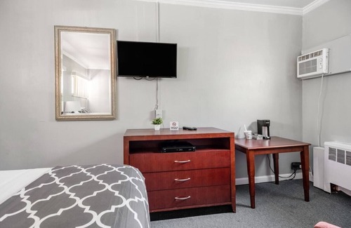 Riverview Hôtel | Cozy Private Room with Bath| Sleeps 4| Free parking