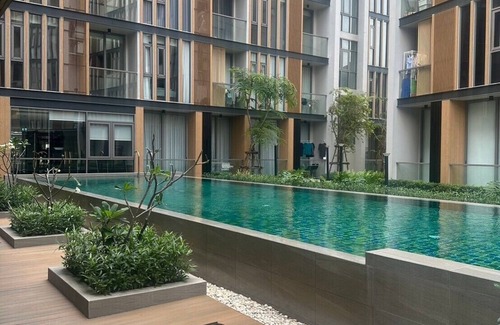 Wang Thonglang Copropriété | Cozy 1-bedYour Urban Escape: U-Charoen, Town in Town