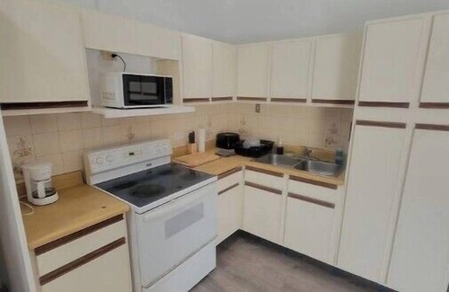 Sabana Abajo Appartement | Cozy 1-Bd Near Airport w Pkng in Carolina