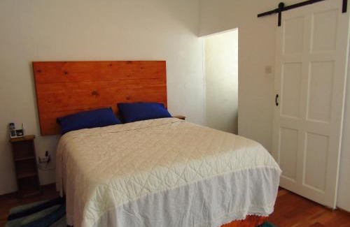 Blue Waters Appartement | Cozy 1 bed Apt 2B in Rockley near American Embassy