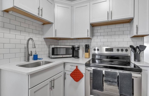 Front Park Appartement | Cozy 1 Bed in Historic Mansion