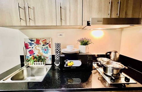 Highway Hills Appartement | Cozy 1-bedroom apartment with WiFi, AC in welcoming Mandaluyong