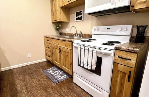 Waynesville Appartement | Cozy 1-bedroom apartment on ICONIC Route 66! 10-mins from FLW
