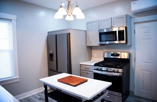 Fall River Appartement | Cozy 1-bedroom apartment in charming Fall River with WiFi, AC