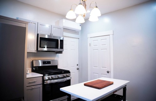 Fall River Appartement | Cozy 1-bedroom apartment in charming Fall River with WiFi, AC