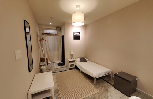 Hyderabad Appartement | Cozy 1-bedroom apartment in charming Manikonda with AC, WiFi, water heater.