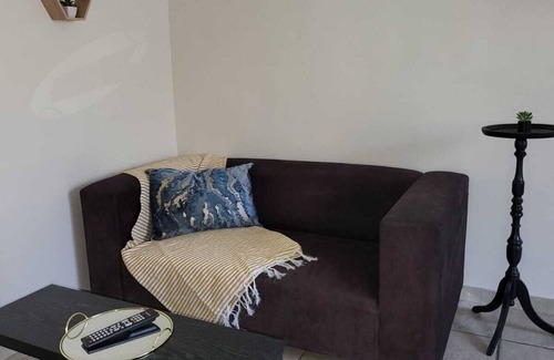 Eikenbosch Appartement | Cozy 1-Bedroom Apartment in the heart of Bellville.