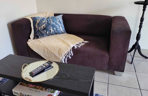 Eikenbosch Appartement | Cozy 1-Bedroom Apartment in the heart of Bellville.