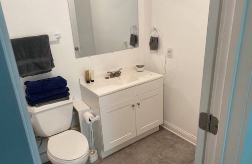 Bedford Appartement | Cozy 1-bedroom apartment in terrific Bedford with AC, WiFi