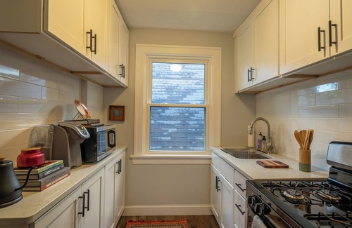 Downtown Buffalo Appartement | Cozy 1-bedroom apartment in the lovely Elmwood Village