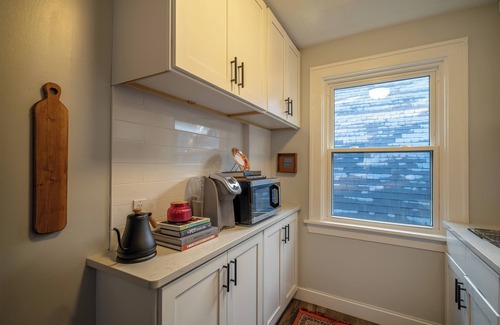 Downtown Buffalo Appartement | Cozy 1-bedroom apartment in the lovely Elmwood Village