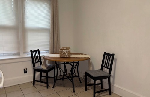 Trenton Appartement | Cozy 1-bedroom apartment in Historic Mill Hill with AC, WiFi
