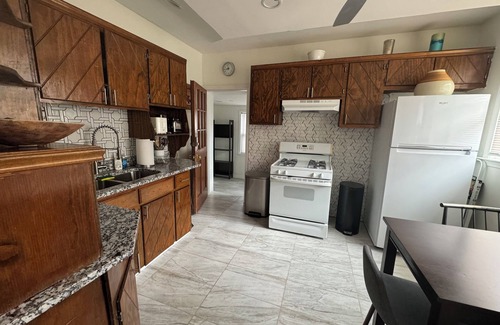Whiting Appartement | Cozy 1-bedroom apartment with WiFi, AC in lovely Whiting