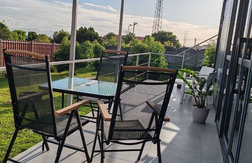 San Jose Appartement | Cozy 1-bedroom apartment in lovely Grecia, Great garden with amazing sunset view