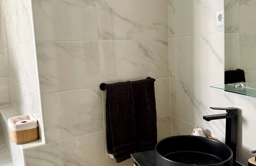 Guarda Appartement | Cozy 1-bedroom apartment with AC, WiFi in welcoming Guarda