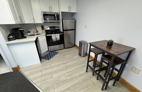 West Babylon Appartement | Cozy 1-bedroom apt in superb West Babylon with WiFi, Central AC/Heat, 2nd Floor