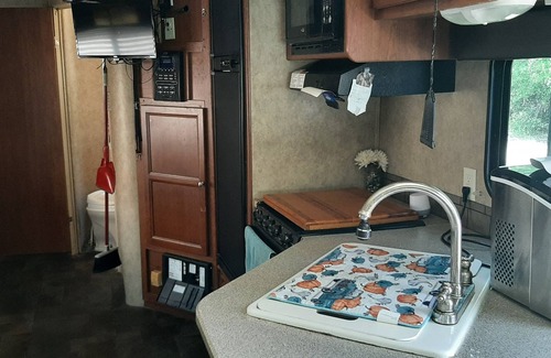 High Springs Maison | Cozy 1-bedroom camper in nice High Springs with AC
