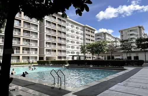 San Bartolome Copropriété | Cozy 1-bedroom condo with AC and WiFi in enjoyable Quezon City