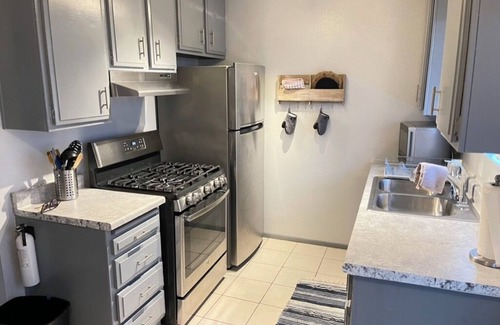 Eastside Copropriété | Cozy 1-bedroom condo with private garage, AC, & WiFi