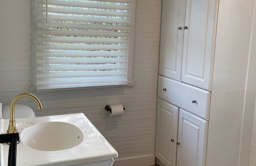 Seaview Cottage | Cozy 1 Bedroom Cottage, Close to Long Beach and Cape Disappointment, *Off Highway 101*