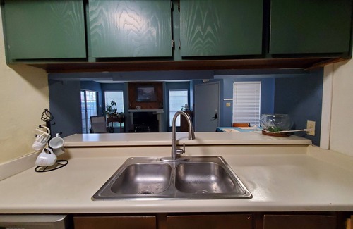 Park Central Copropriété | Cozy 1-bedroom Dallas condo with AC and WiFi