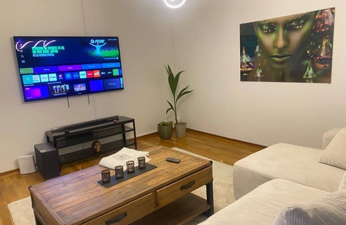 Lundby Appartement | Cozy 1-Bedroom Göteborg Apartment - Central,Tram 6/8,Near Liseberg & Attractions