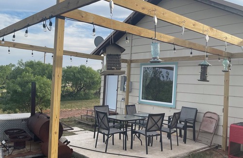 Silver Maison | Cozy 1-bedroom house in enjoyable Colorado City with AC, WiFi