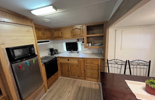 Putnam Hall Maison | Cozy 1-bedroom mobile home in tranquil Melrose with AC, WiFi
