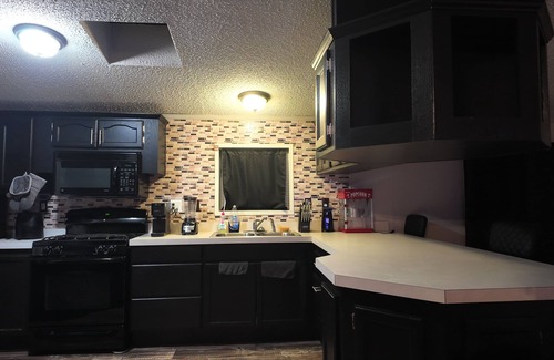 Romulus Maison | Cozy 1-bedroom mobile home in enchanting Romulus with AC