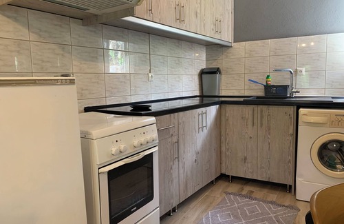 Platamonas Appartement | Cozy 1-bedroom Studio in charming Πλαταμώνας with WiFi, AC