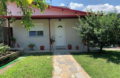 Platamonas Appartement | Cozy 1-bedroom Studio in charming Πλαταμώνας with WiFi, AC