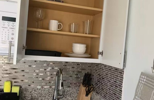 Whitney Appartement | Cozy 1-bedroom w/ WiFi, TV, Netflix, small kitchen, AC in exciting Las Vegas