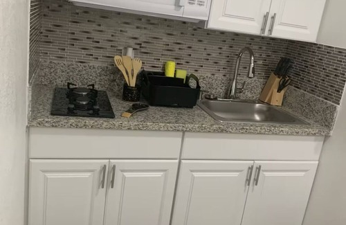 Whitney Appartement | Cozy 1-bedroom w/ WiFi, TV, Netflix, small kitchen, AC in exciting Las Vegas