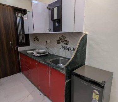 Rohini Appartement | Cozy 1 BHK Condo with amenities