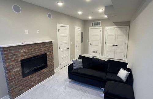 Fairmount Maison | Cozy 1B/1.5Ba Bi-Level Condo
