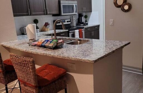 Deep Ellum Appartement | Cozy 1bd in the heart of downtown Dallas!(w/parking)